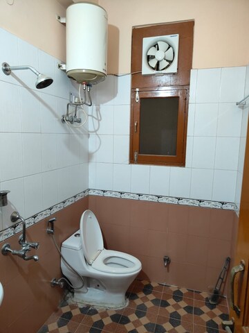 Bathroom in 2 BHK Builder Floor at Milan CGHS, Sector 39 – for Rent
