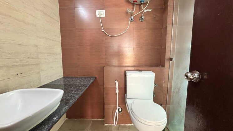 Bathroom, sector 35 3.5 Bedroom 250 Sq.Mt. Independent House In Sector 35 Noida 9167763
