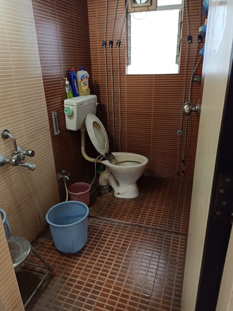 Bathroom, kumar-pratik 2 Bedroom 674 Sq.Ft. Apartment In Sinhagad Road Pune 9167749