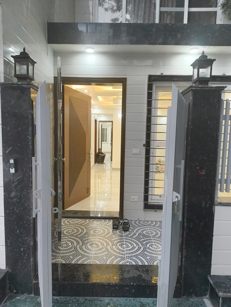 Exterior View, vasant kunj 4 Bedroom 2500 Sq.Ft. Apartment In Vasant Kunj Delhi 9167833