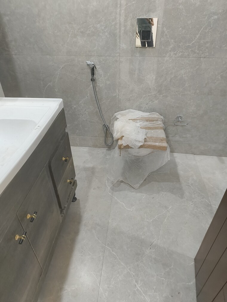 Bathroom, vasant kunj 4 Bedroom 2500 Sq.Ft. Apartment In Vasant Kunj Delhi 9167833