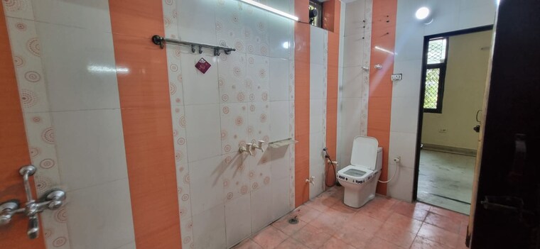 Bathroom, sector 39 2 Bedroom 1600 Sq.Ft. Independent House In Sector 39 Noida 9167804