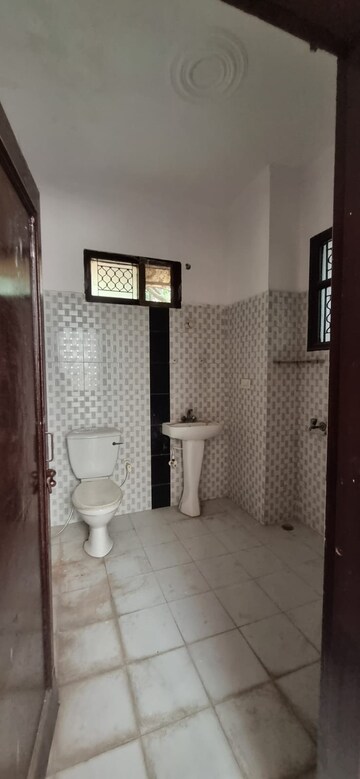 Bathroom in 2 BHK Independent House at Sector 39 – for Rent