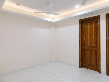Room in 2 BHK Builder Floor at Lajpat Nagar ii – for Rent