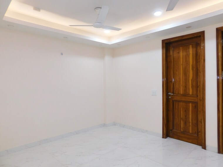 Room, lajpat nagar ii 2 Bedroom 100 Sq.Yd. Builder Floor In Lajpat Nagar ii Delhi 9167812
