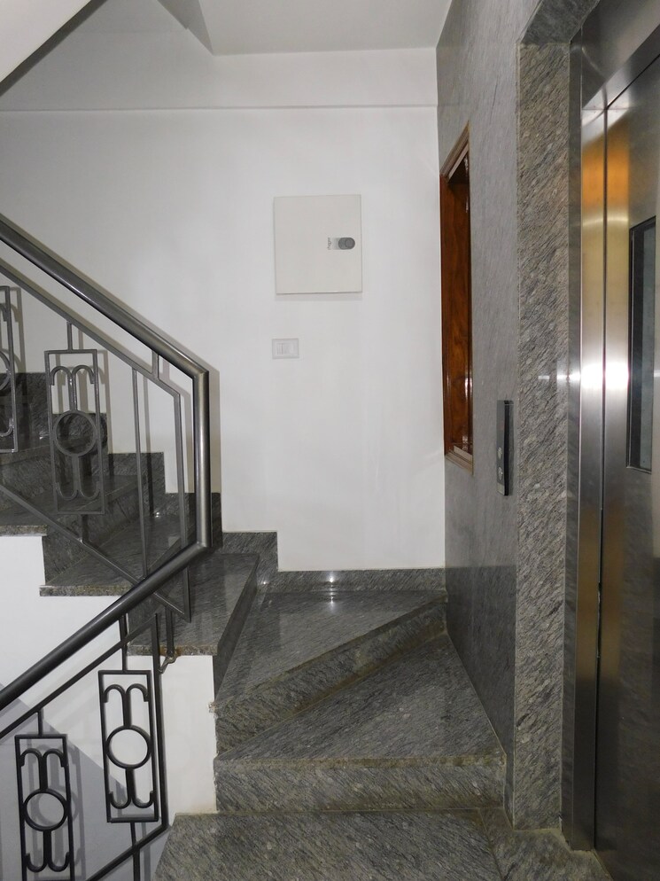 undefined, lajpat nagar ii 2 Bedroom 100 Sq.Yd. Builder Floor In Lajpat Nagar ii Delhi 9167812