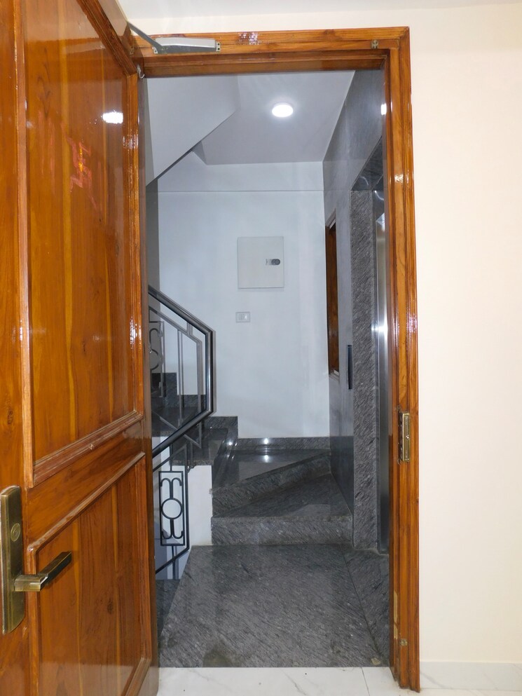 Kitchen, lajpat nagar ii 2 Bedroom 100 Sq.Yd. Builder Floor In Lajpat Nagar ii Delhi 9167812