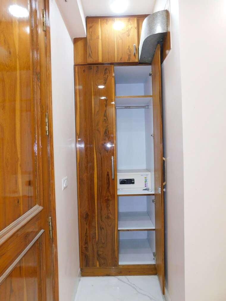 undefined, lajpat nagar ii 2 Bedroom 100 Sq.Yd. Builder Floor In Lajpat Nagar ii Delhi 9167812