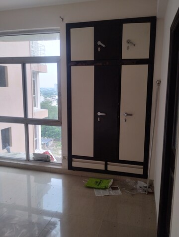 Room in 3 BHK Apartment at Piyush Heights, Sector 89 – for Sale