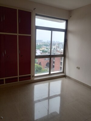 Room in 3 BHK Apartment at Piyush Heights, Sector 89 – for Sale