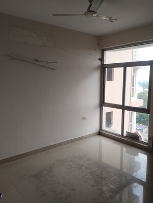 Room in 3 BHK Apartment at Piyush Heights, Sector 89 – for Sale