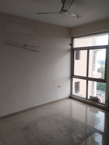Room in 3 BHK Apartment at Piyush Heights, Sector 89 – for Sale