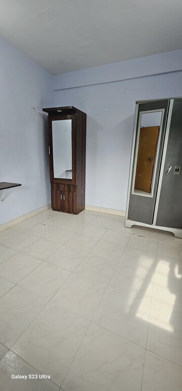 Room in 1 BHK Apartment at Deepanjali CHS, Malad West – for Rent