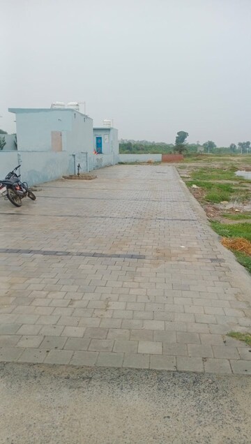  Plot For Sale in Sector 30 Yamuna Expressway