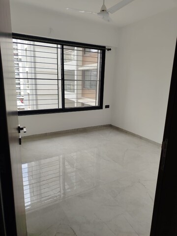 Room in 2 BHK Apartment at Unique Youtopia, Kharadi – for Rent