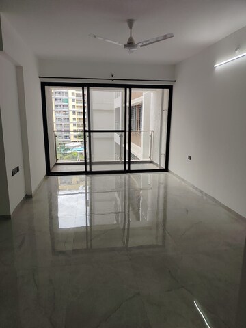 Room in 2 BHK Apartment at Unique Youtopia, Kharadi – for Rent