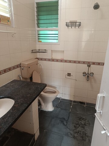 Team Area in 2 BHK Builder Floor at Rustam Bagh, Old Airport Road – for Rent