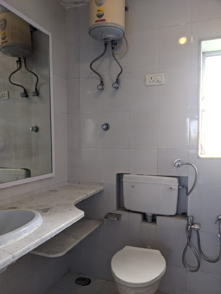 Bathroom, bandra west 1.5 Bedroom 550 Sq.Ft. Apartment In Bandra West Mumbai 9167907