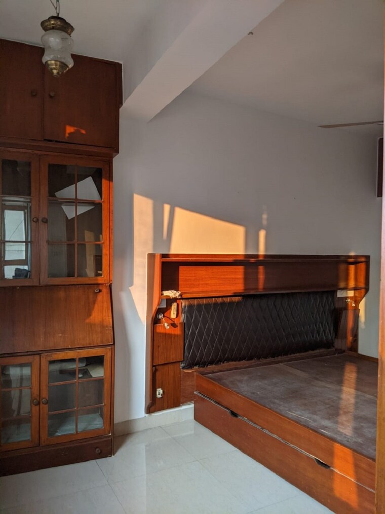 Bedroom, bandra west 1.5 Bedroom 550 Sq.Ft. Apartment In Bandra West Mumbai 9167907