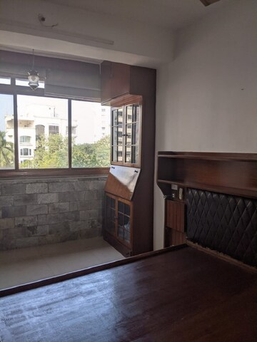 Bedroom in 1.5 BHK Apartment at Bandra West – for Rent