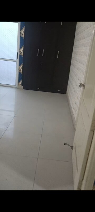 Furnished Amenities in 4 BHK Apartment at Landcraft Golf Links, Pandav Nagar – for Sale