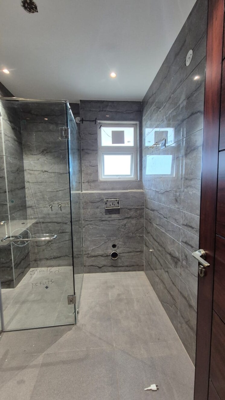 Bathroom, sector 21c 4 Bedroom 4500 Sq.Ft. Builder Floor In Sector 21c Faridabad 9167977
