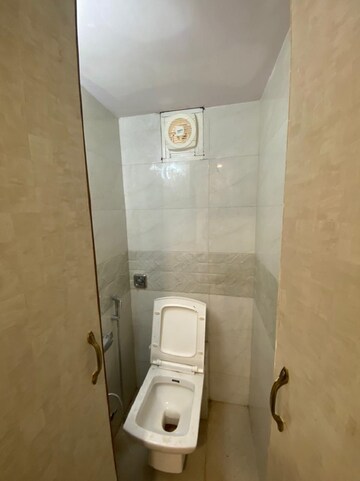 Bathroom in 1.5 BHK Apartment at Bandra West – for Rent