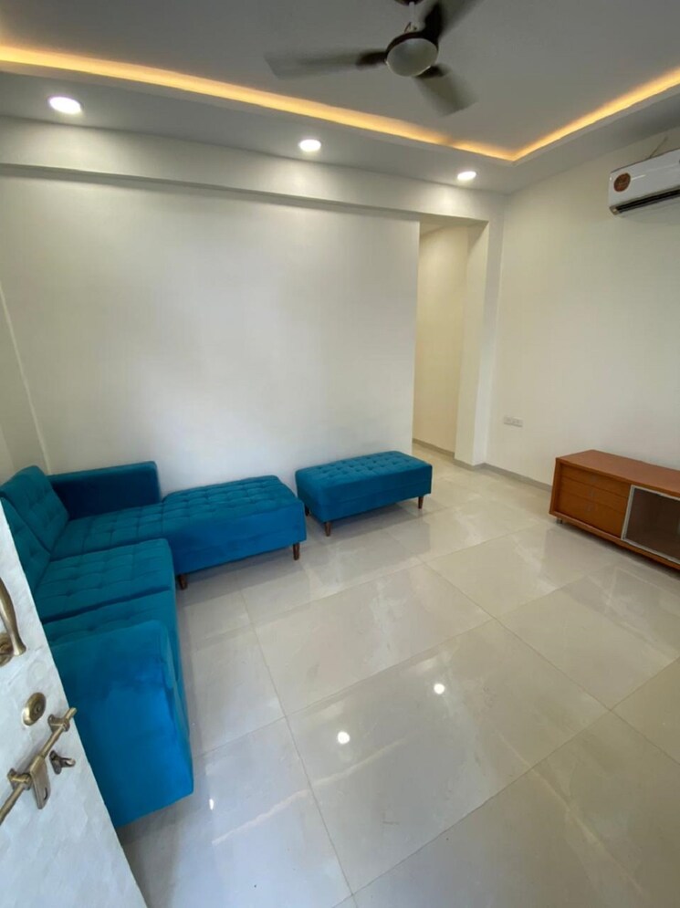 Living Room, bandra west 1.5 Bedroom 550 Sq.Ft. Apartment In Bandra West Mumbai 9167967