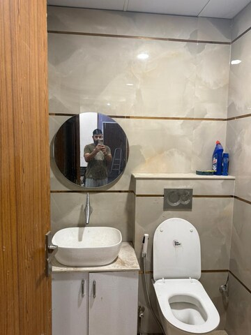 Bathroom in 3.5 BHK Apartment at Jal Vayu Vihar Noida, Sector 21 – for Rent