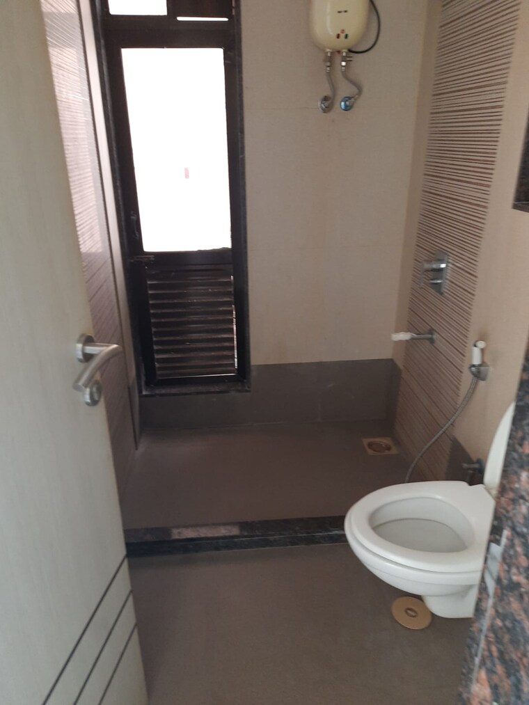 Bathroom, tardeo 2 Bedroom 900 Sq.Ft. Apartment In Tardeo Mumbai 9167971