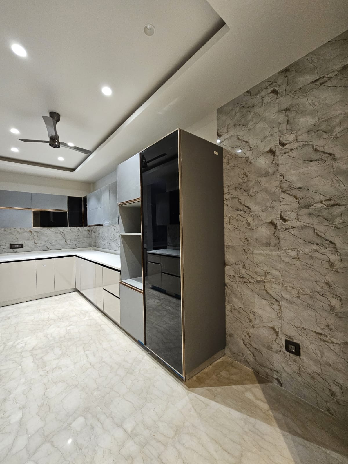 4 BHK + Servant Room Penthouse For Sale in Krisumi Waterfall Suites