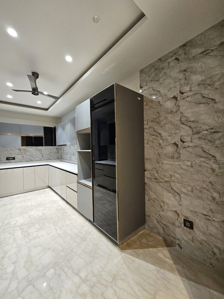 Master Bedroom, krisumi-waterfall-suites 4 Bedroom 4518 Sq.Ft. Penthouse In Sector 36a Gurgaon 9168125