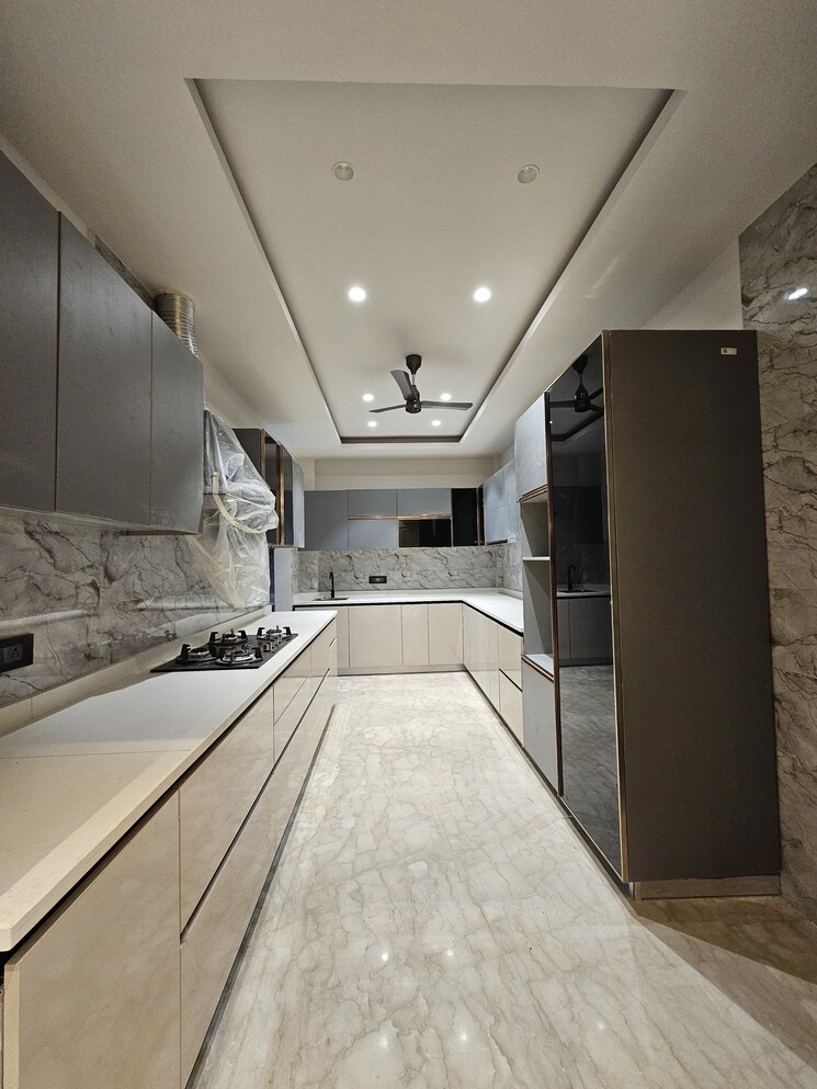 Kitchen, krisumi-waterfall-suites 4 Bedroom 4518 Sq.Ft. Penthouse In Sector 36a Gurgaon 9168125