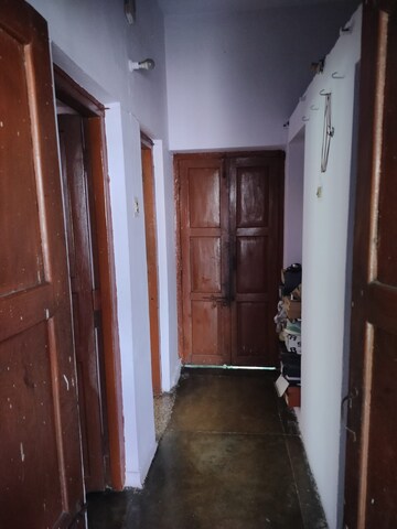 Furnished Amenities in 2 BHK Independent House at Mahanagar – for Rent