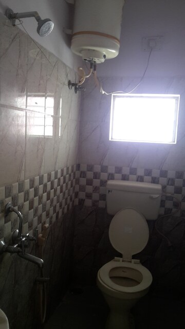 Bathroom in 1 RK Independent House at Rt Nagar – for Rent