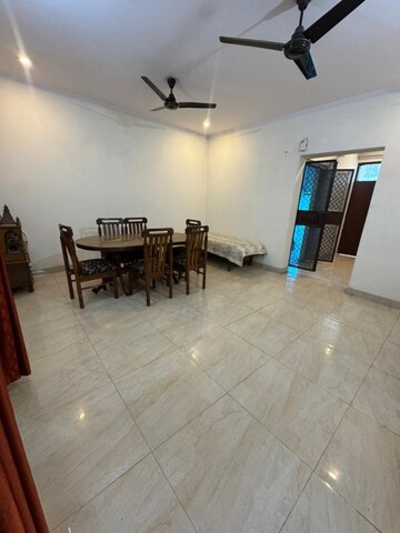 Parking in 2 BHK Builder Floor at Huda Market, Sector 31 – for Rent