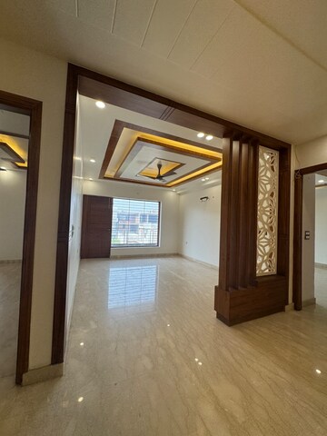 Room in 4 BHK Builder Floor at Sector 21c – for Sale