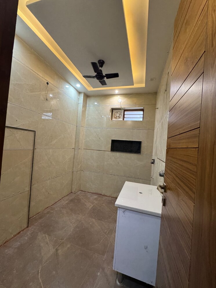 Bathroom, sector 21c 4 Bedroom 4500 Sq.Ft. Builder Floor In Sector 21c Faridabad 9168166