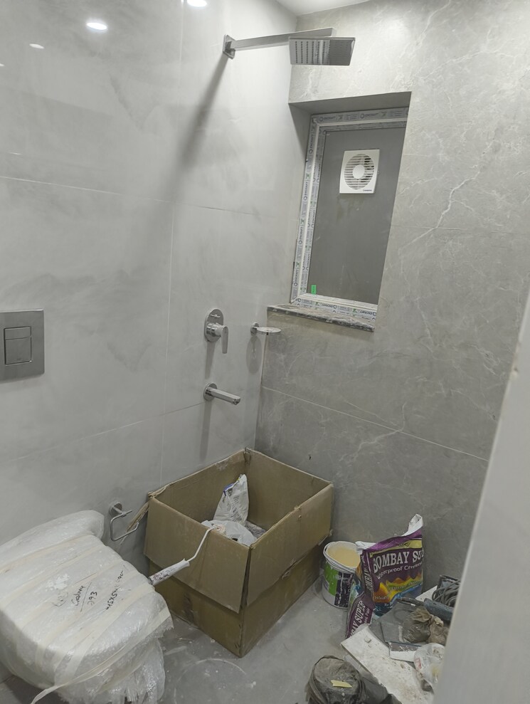 Bathroom, vasant kunj 4 Bedroom 2500 Sq.Ft. Apartment In Vasant Kunj Delhi 9168342