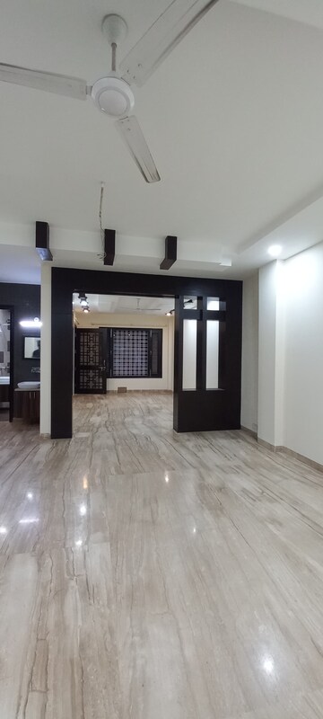 Room in 3 BHK Independent House at Sector 50 – for Rent
