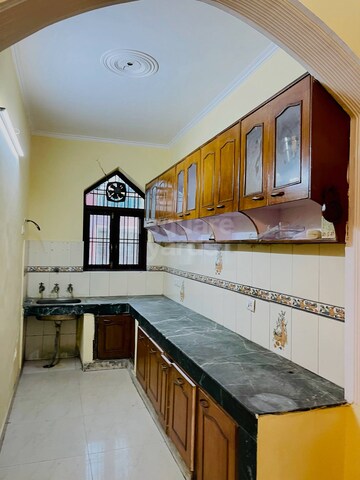 Kitchen in 2.5 BHK Builder Floor at Sainik Colony – for Rent