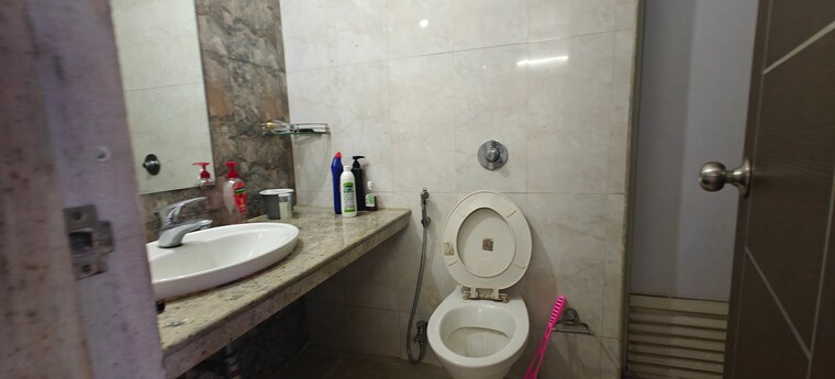 Bathroom, nahar-jonquille-and-jamaica 2 Bedroom 978 Sq.Ft. Apartment In Chandivali Mumbai 9168333