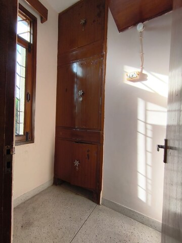 Room in 3 BHK Apartment at Shiv Shakti Apartments Faridabad, Sector 21c – for Rent
