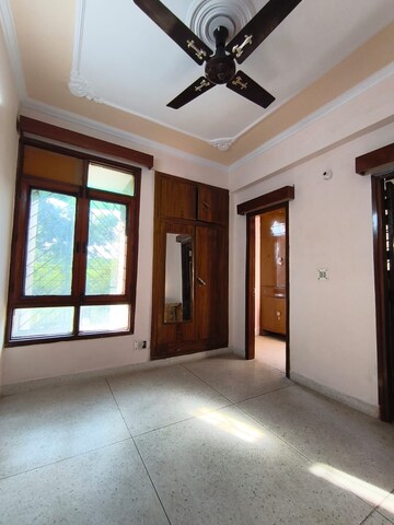 Room in 3 BHK Apartment at Shiv Shakti Apartments Faridabad, Sector 21c – for Rent