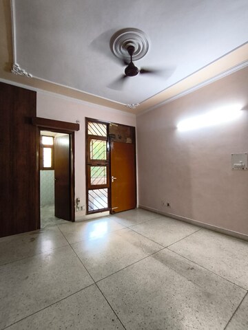 Room in 3 BHK Apartment at Shiv Shakti Apartments Faridabad, Sector 21c – for Rent