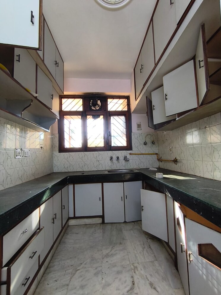Kitchen, shiv-shakti-apartments-faridabad 3 Bedroom 1400 Sq.Ft. Apartment In Sector 21c Faridabad 9168294