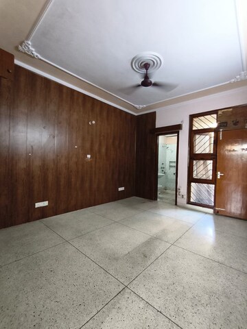 Room in 3 BHK Apartment at Shiv Shakti Apartments Faridabad, Sector 21c – for Rent