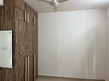 Room in 2 BHK Apartment at INDIS PBEL City, Peeranchuruvu – for Rent