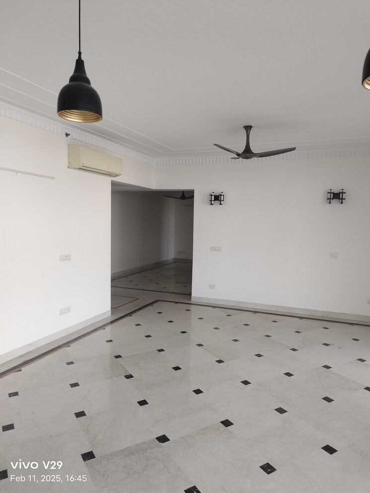 Team Area, central-park-resorts 3 Bedroom 2464 Sq.Ft. Apartment In Sector 48 Gurgaon 9168372