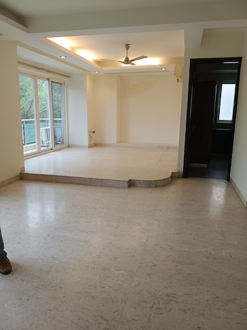 Room in 4 BHK Builder Floor at New Friends Colony – for Rent
